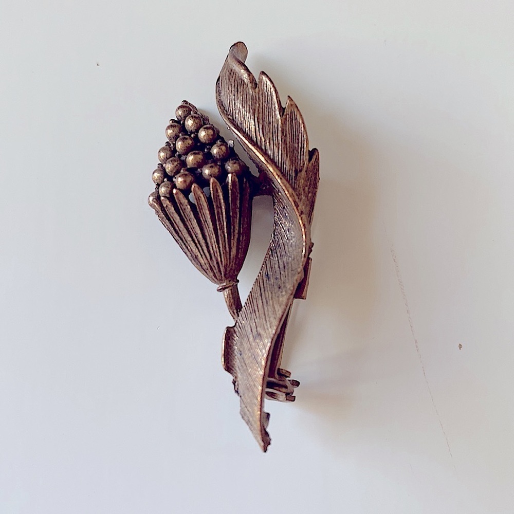 Vintage Brooch/Pin. Brown.